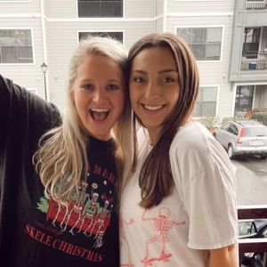 Meet your Posher, Demi